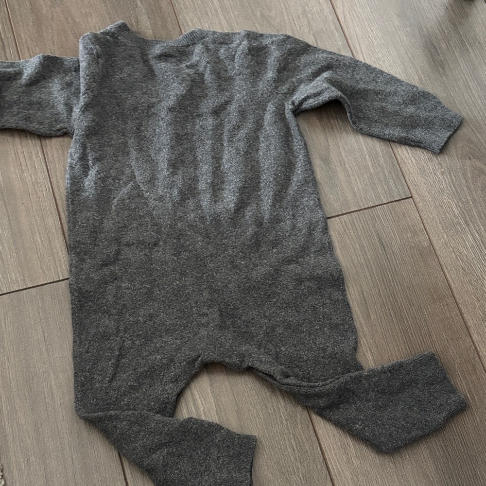 GAP 12-18 month Gray Cozy One-Piece - Picture 5 of 6